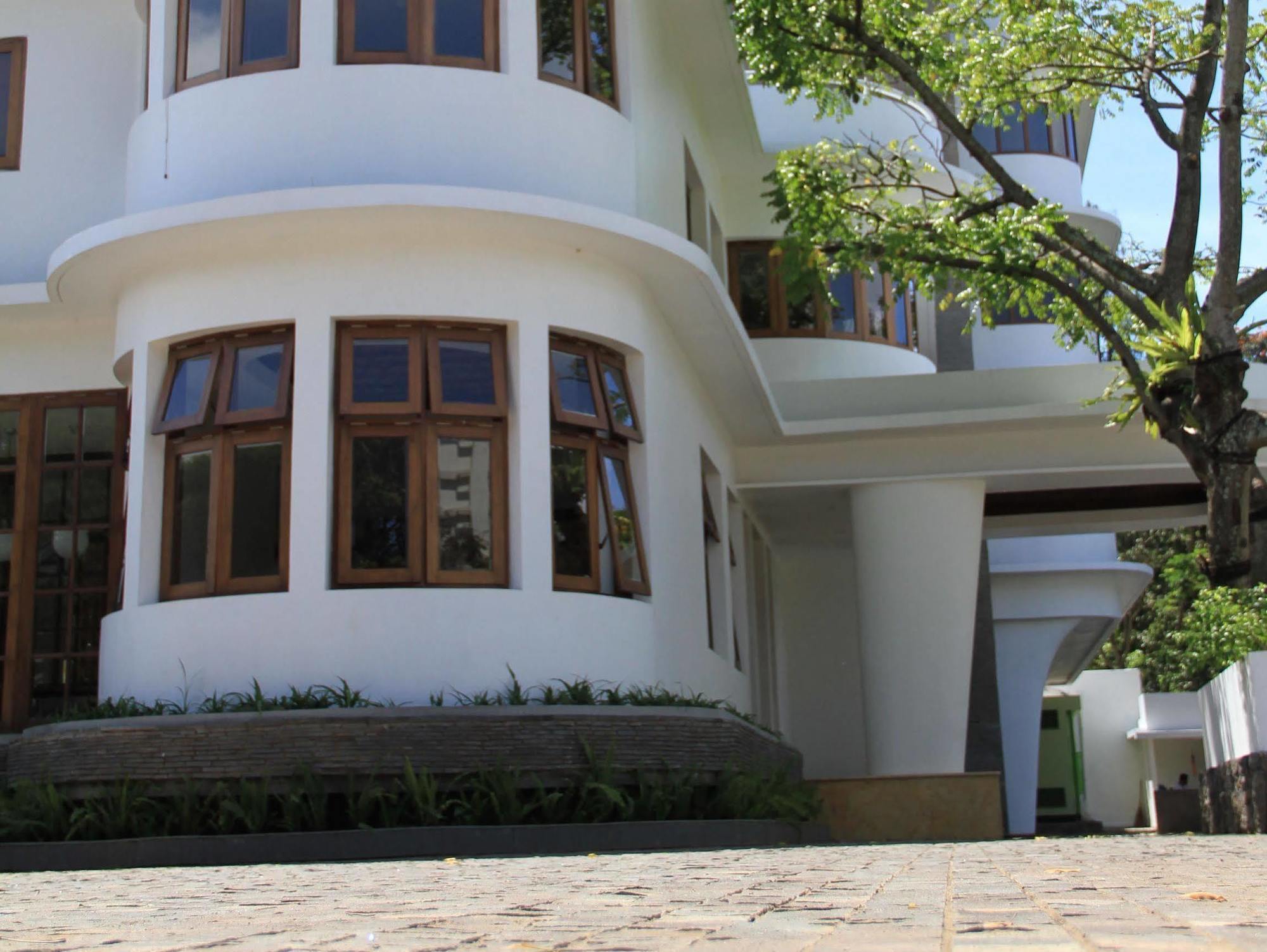 מלון בנדונג House Sangkuriang מראה חיצוני תמונה